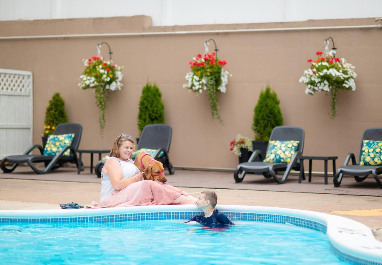 Rodd Moncton Hotell Eksteriør bilde